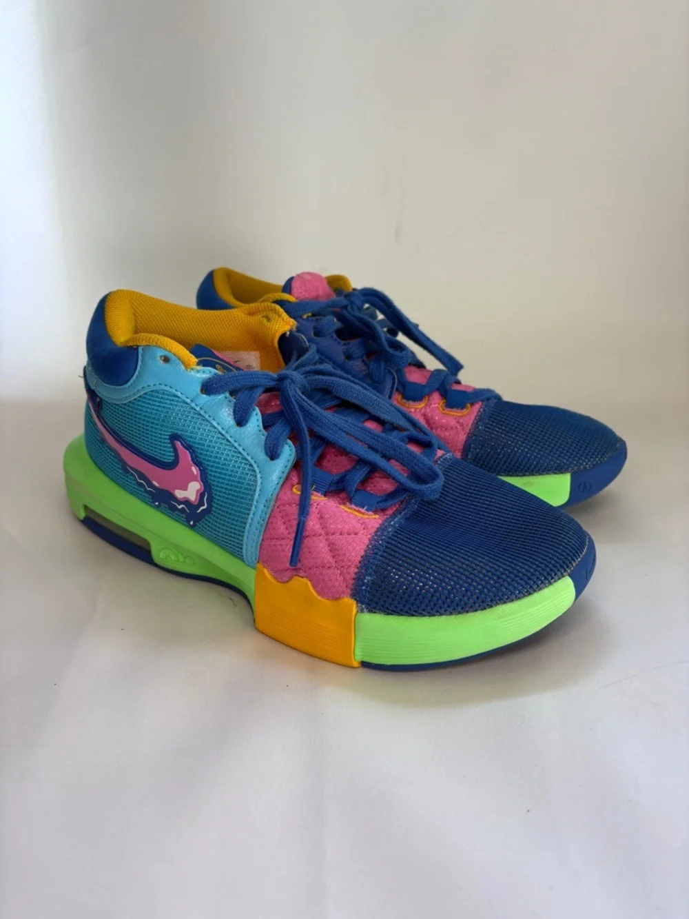Nike LeBron Witness‎ 8 I Promise School  Size Men 8.5 Women 10.5